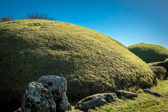 Brú na Bóinne and Hill of Tara Brú na Bóinne and Hill of Tara