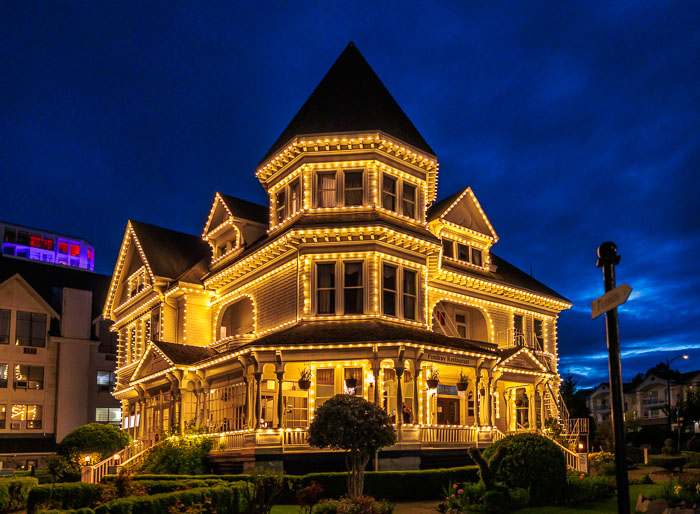 Victoria After Dark